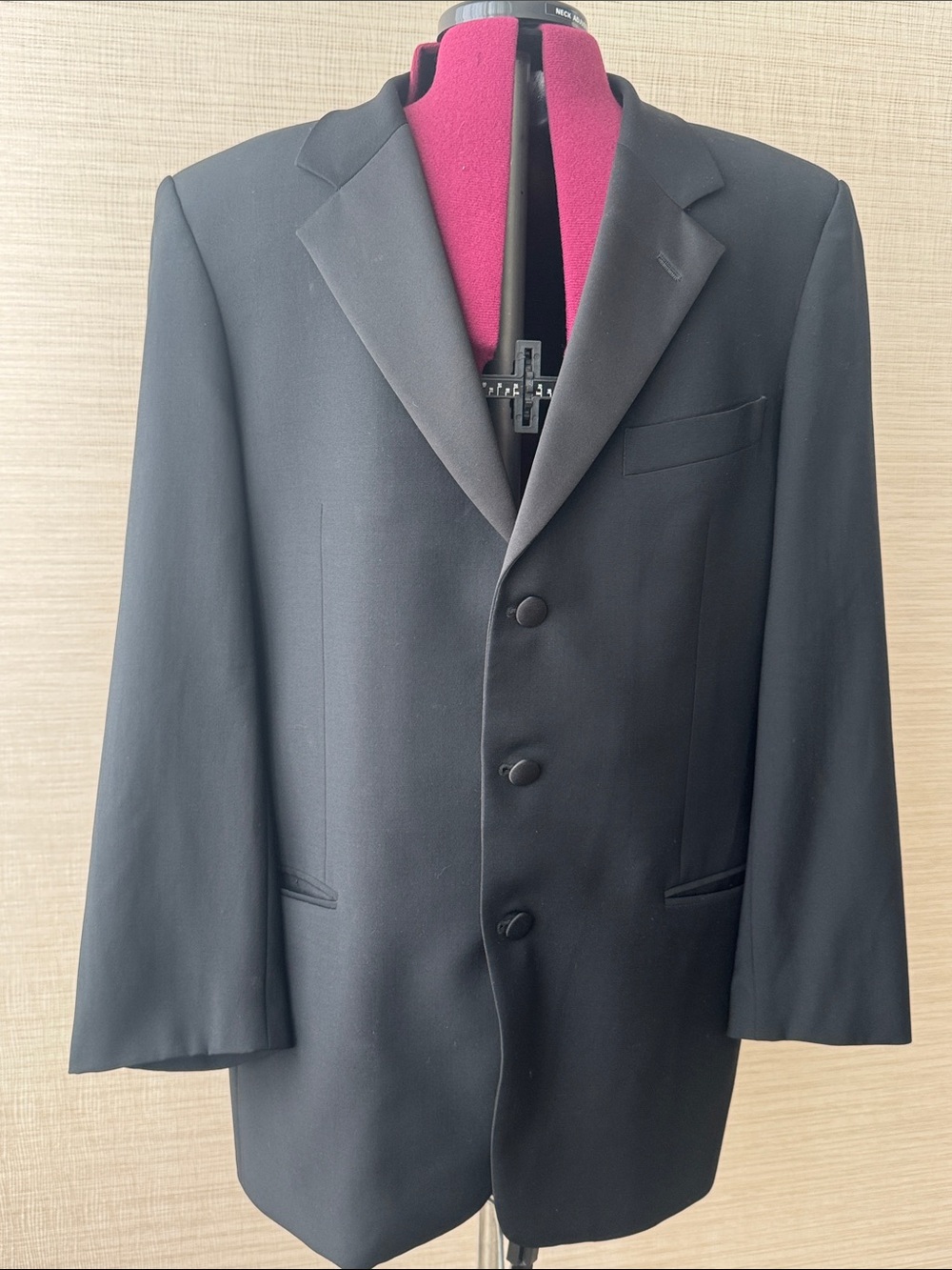 Valentino Uomo Black Tuxedo Satin Lapel Wedding Formal Suit Mens